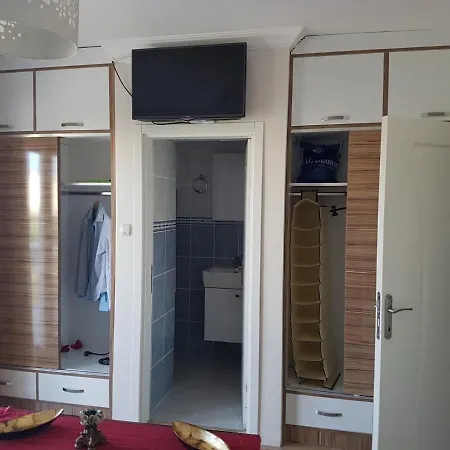 Villa Alacati'da Bahceli 3+1 Cesme