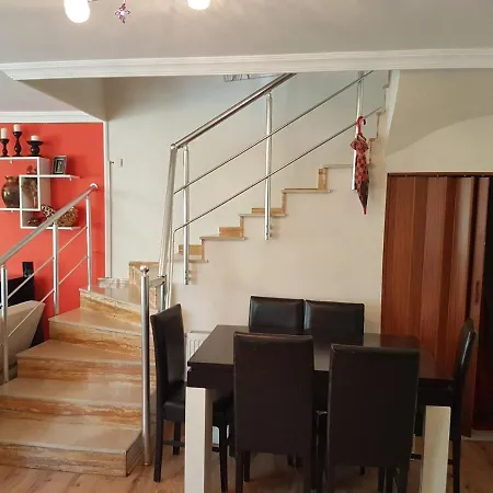 Alacati'da Bahceli 3+1 Cesme